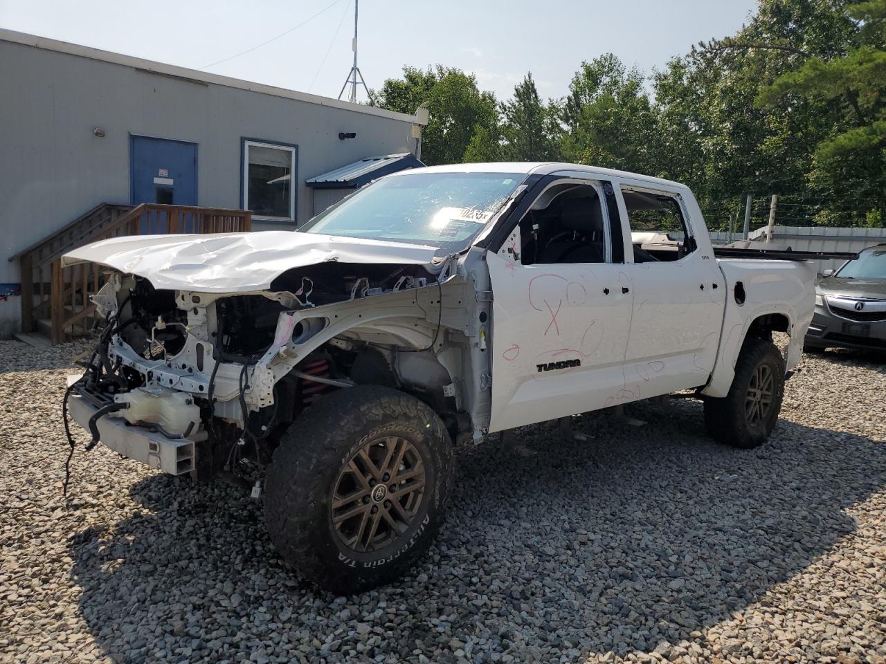 TOYOTA TUNDRA CREWMAX SR