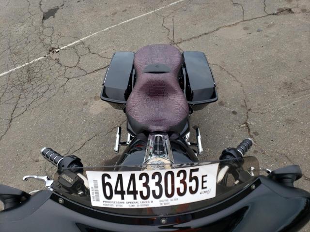 2010 HARLEY-DAVIDSON FLHX 1HD1KB412AB651311