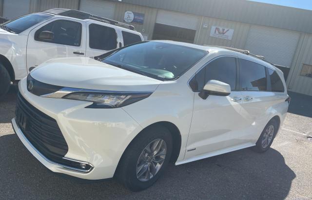 2021 TOYOTA SIENNA XLE - 5TDYRKEC2MS010054