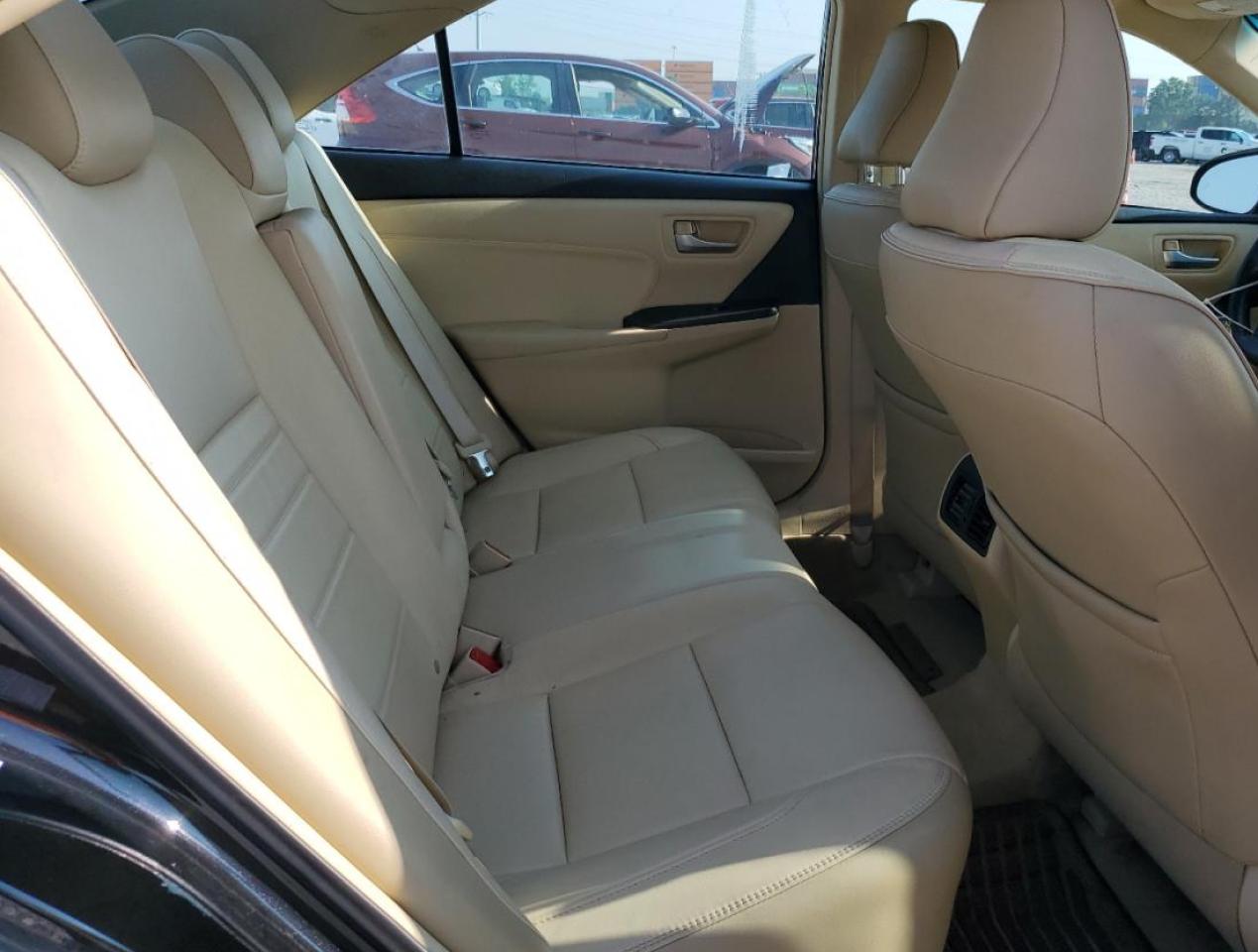 Toyota Camry le 2015