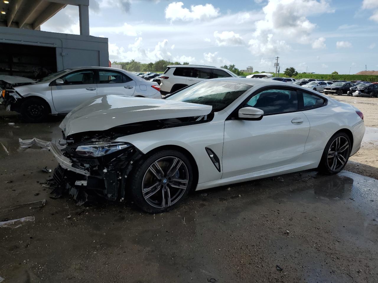 BMW 8 SERIES 840XI