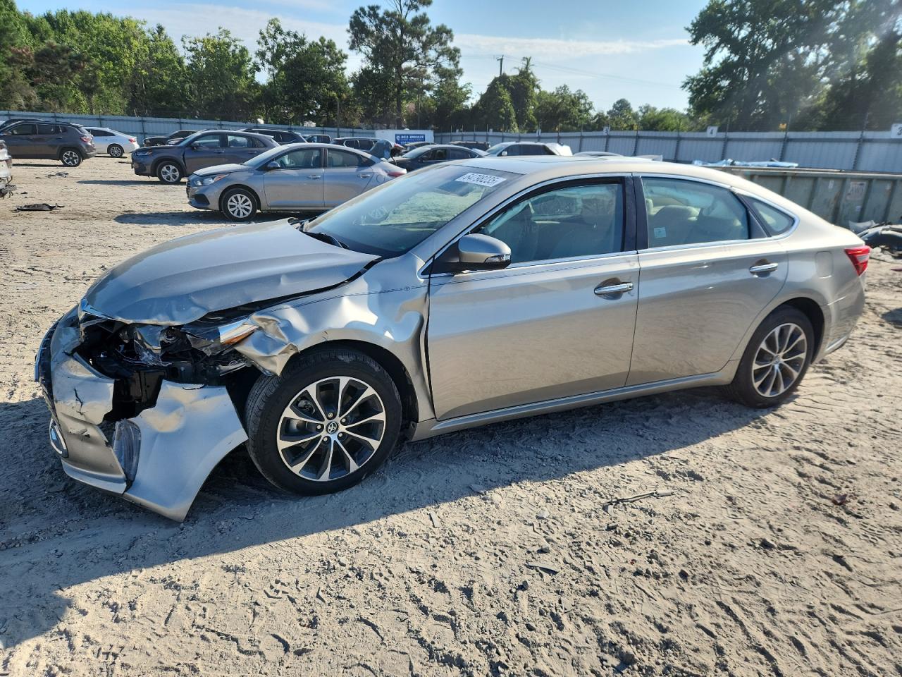 TOYOTA AVALON XLE