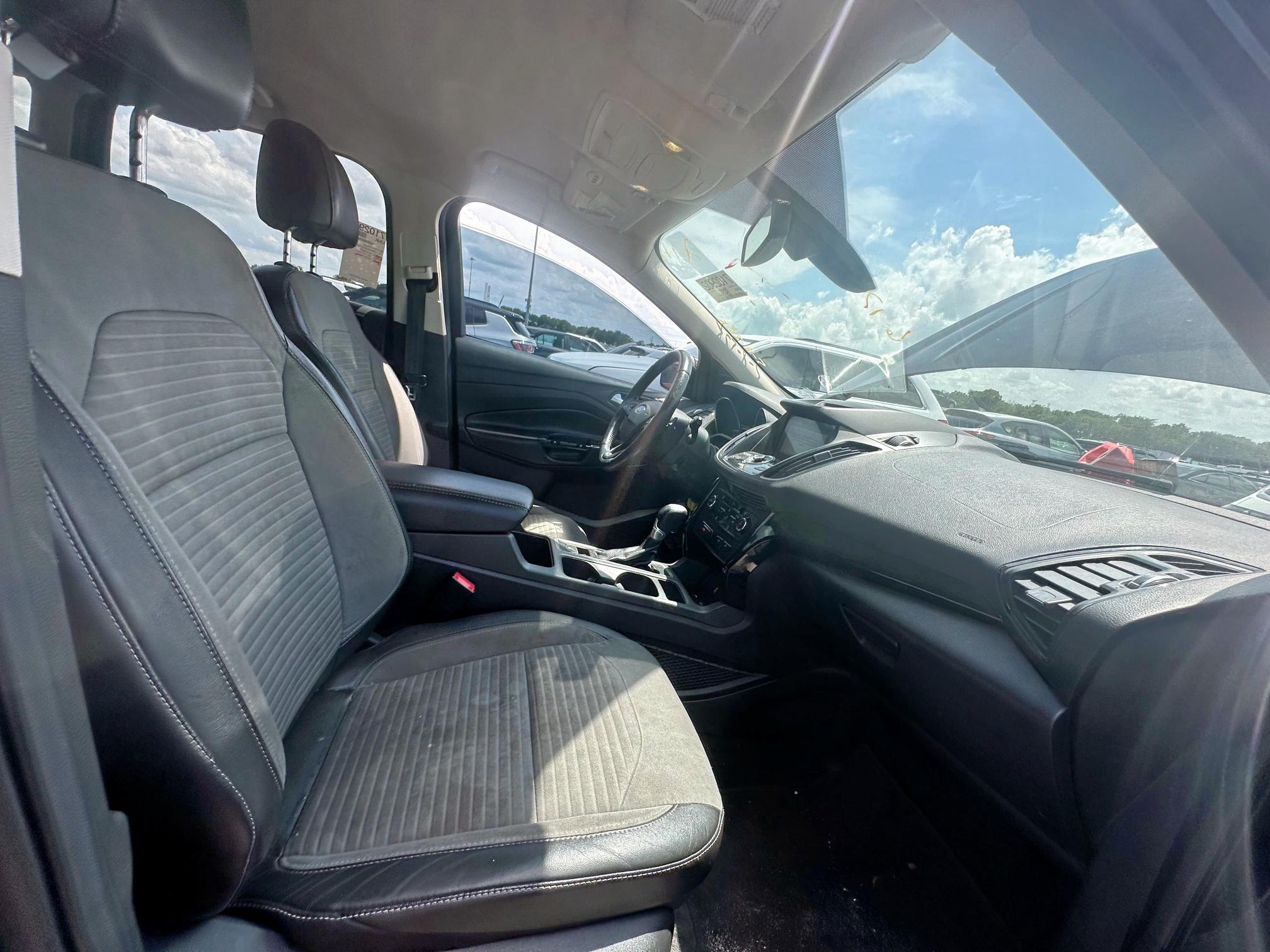 2017 FORD ESCAPE TIT 1FMCU0J97HUD29051