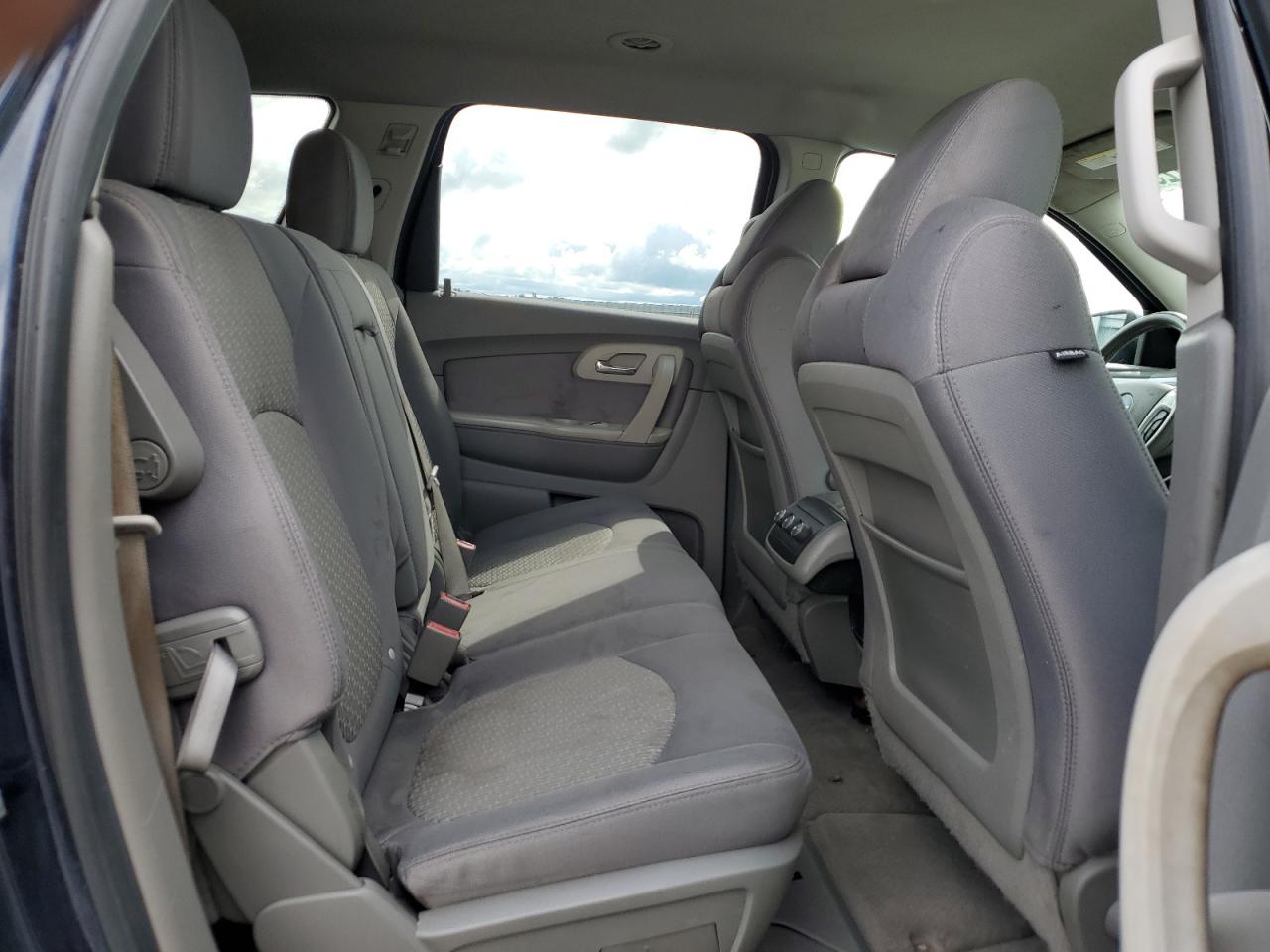 CHEVROLET TRAVERSE LS