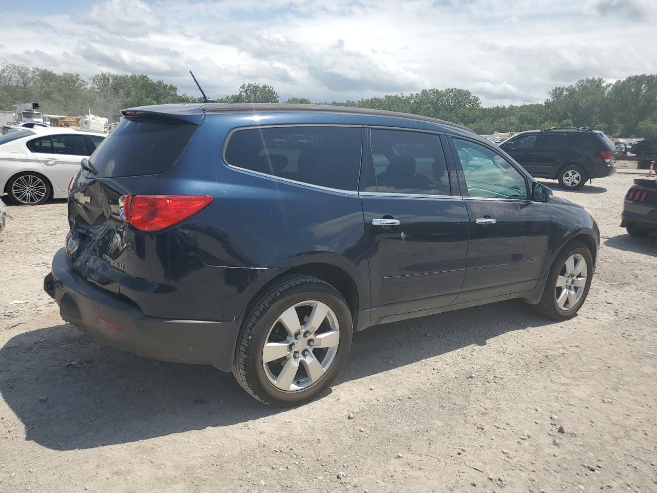 CHEVROLET TRAVERSE LT