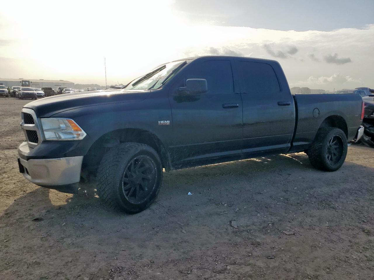RAM 1500 SLT