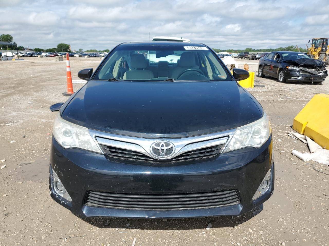 TOYOTA CAMRY BASE