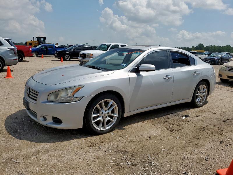 NISSAN MAXIMA S