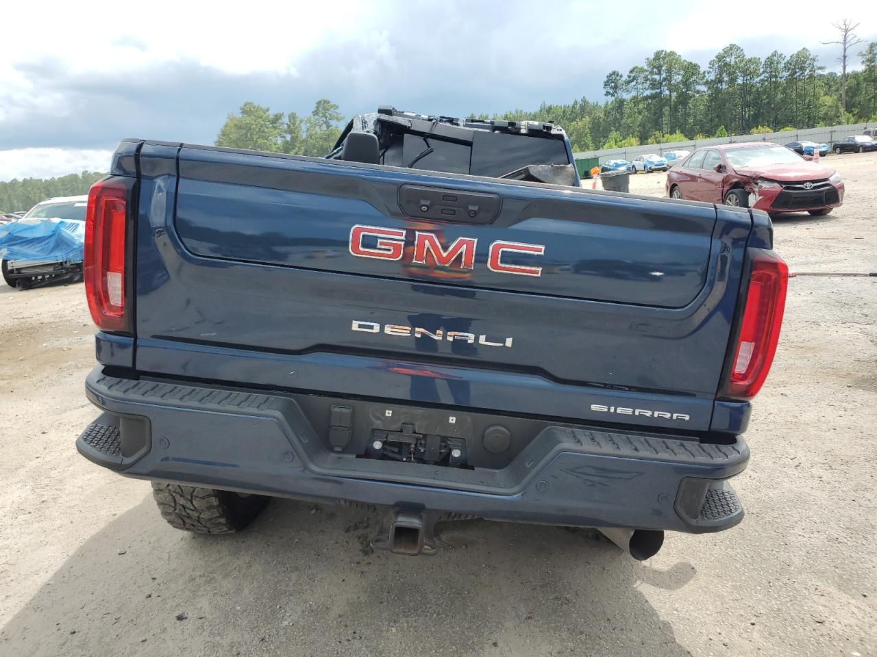 GMC SIERRA K2500 DENALI