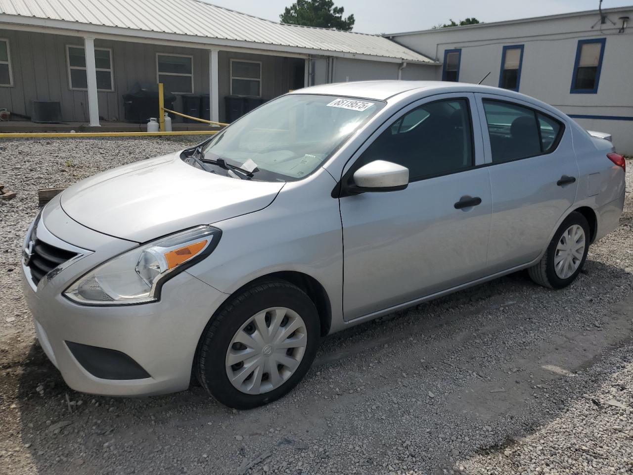 NISSAN VERSA S