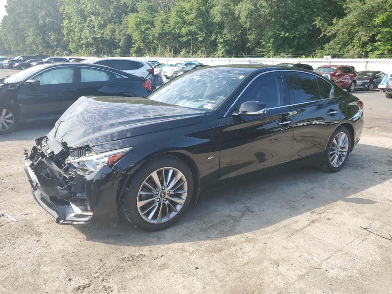 INFINITI Q50 LUXE