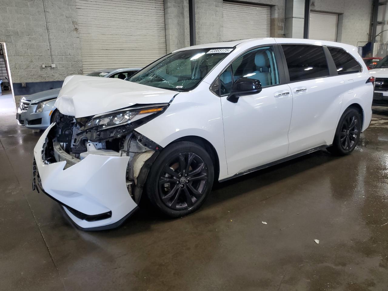 TOYOTA SIENNA XSE