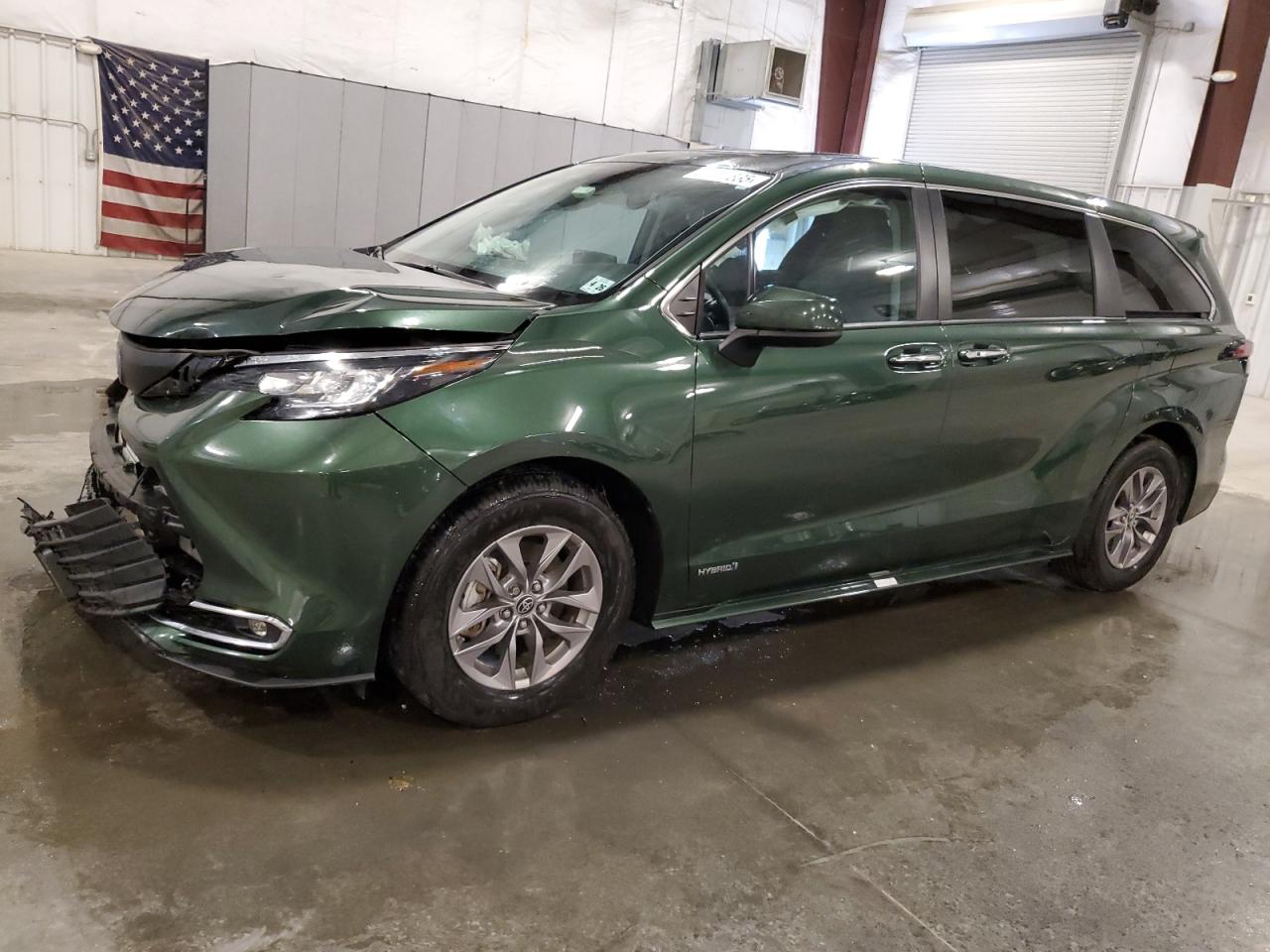 TOYOTA SIENNA XLE