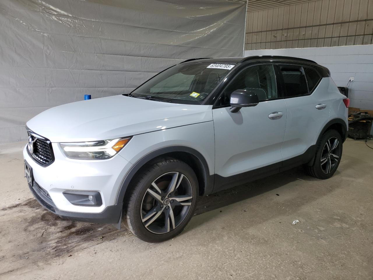VOLVO XC40 T5 R-DESIGN
