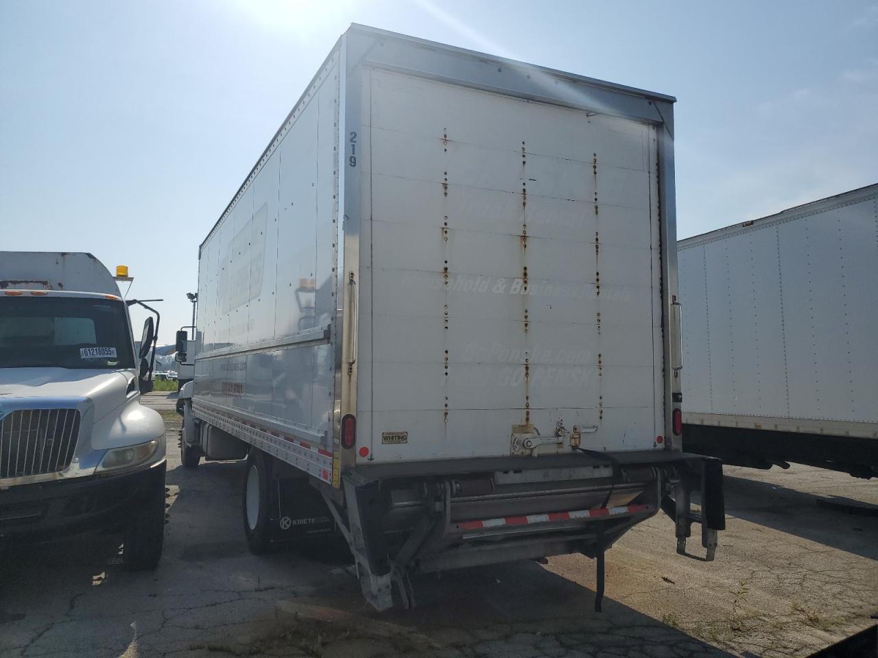 Lot #3302769348 2018 HINO 258/268