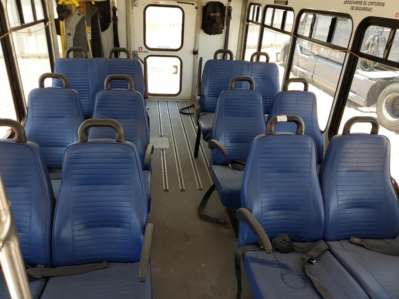 FORD ECONOLINE E450 SUPER DUTY CUTAWAY VAN