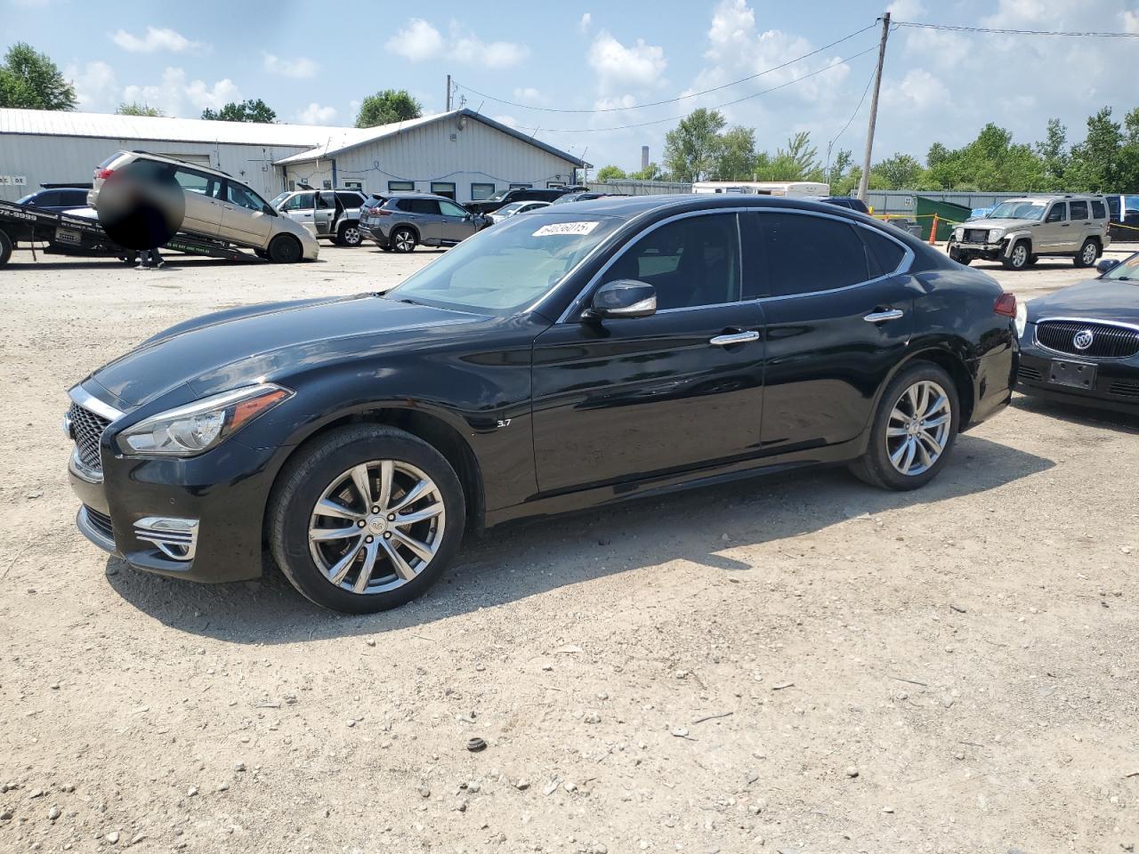 INFINITI Q70 3.7