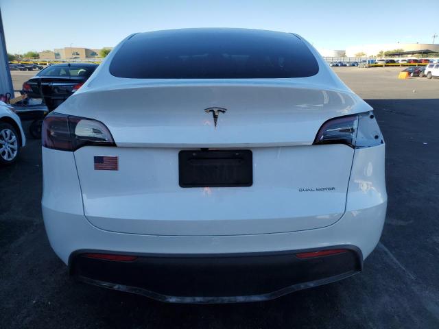 2024 TESLA MODEL Y 7SAYGDEEXRA268675
