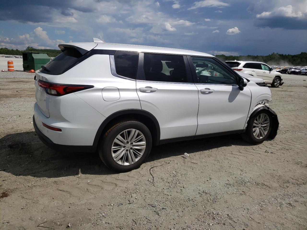 MITSUBISHI OUTLANDER ES