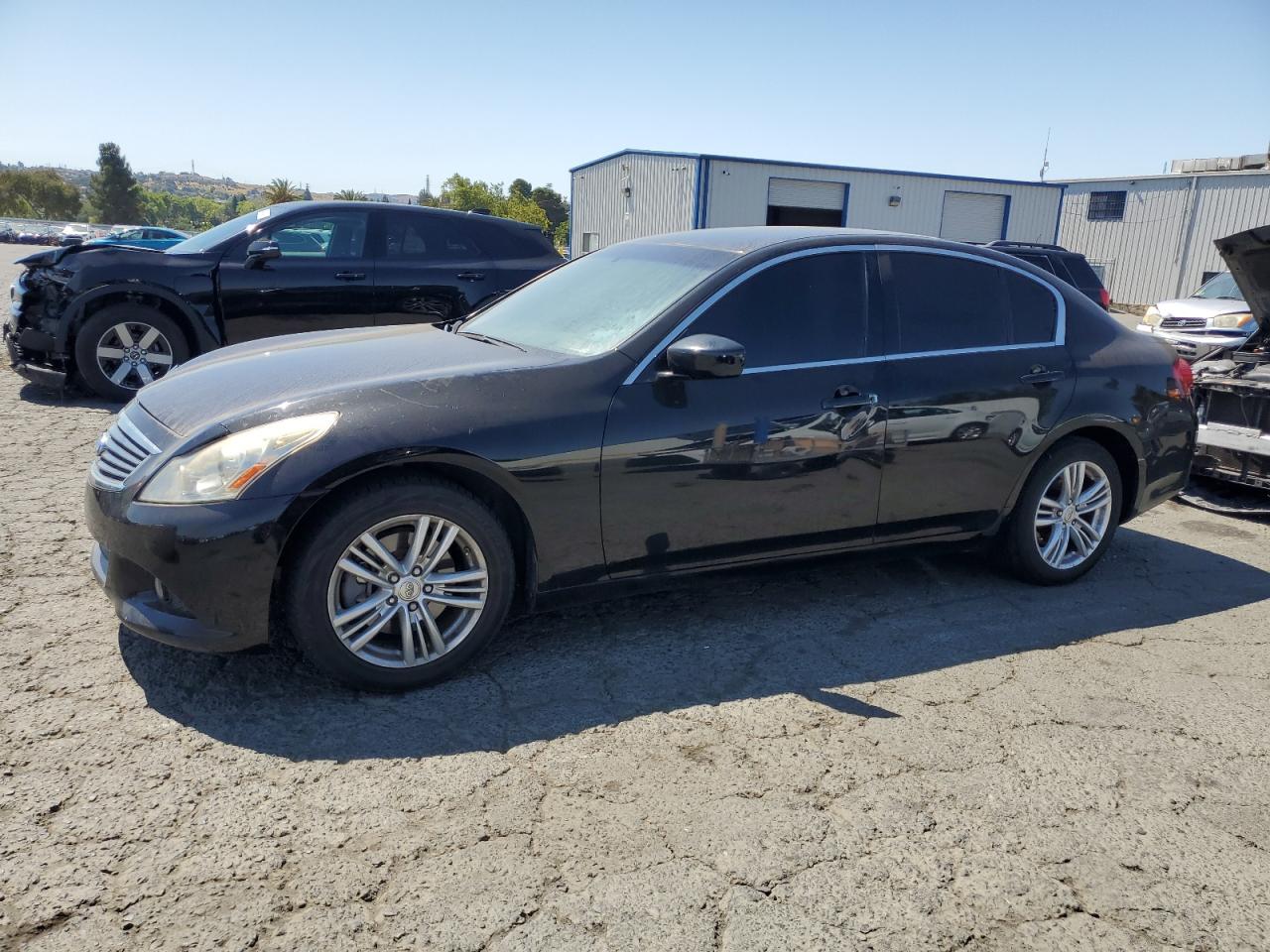INFINITI G25 BASE