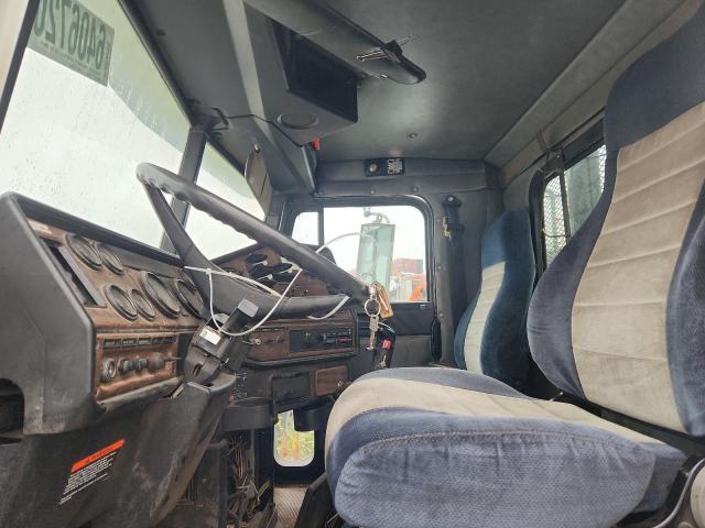 2001 FREIGHTLINER FLD120 #3282473569