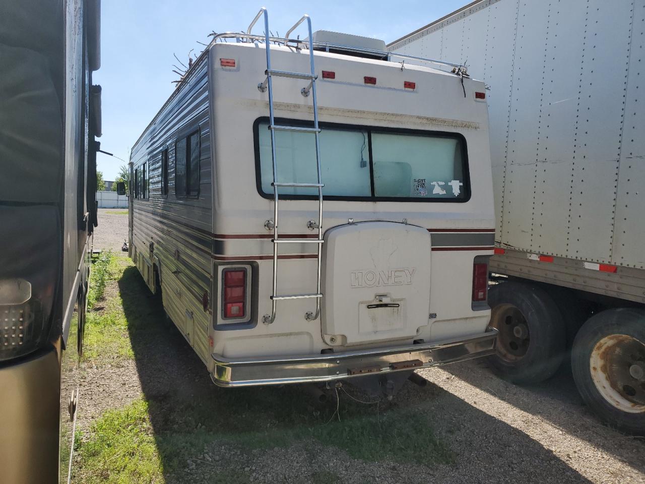 Lot #3203985939 1986 HONEYBEE MOTORHOME