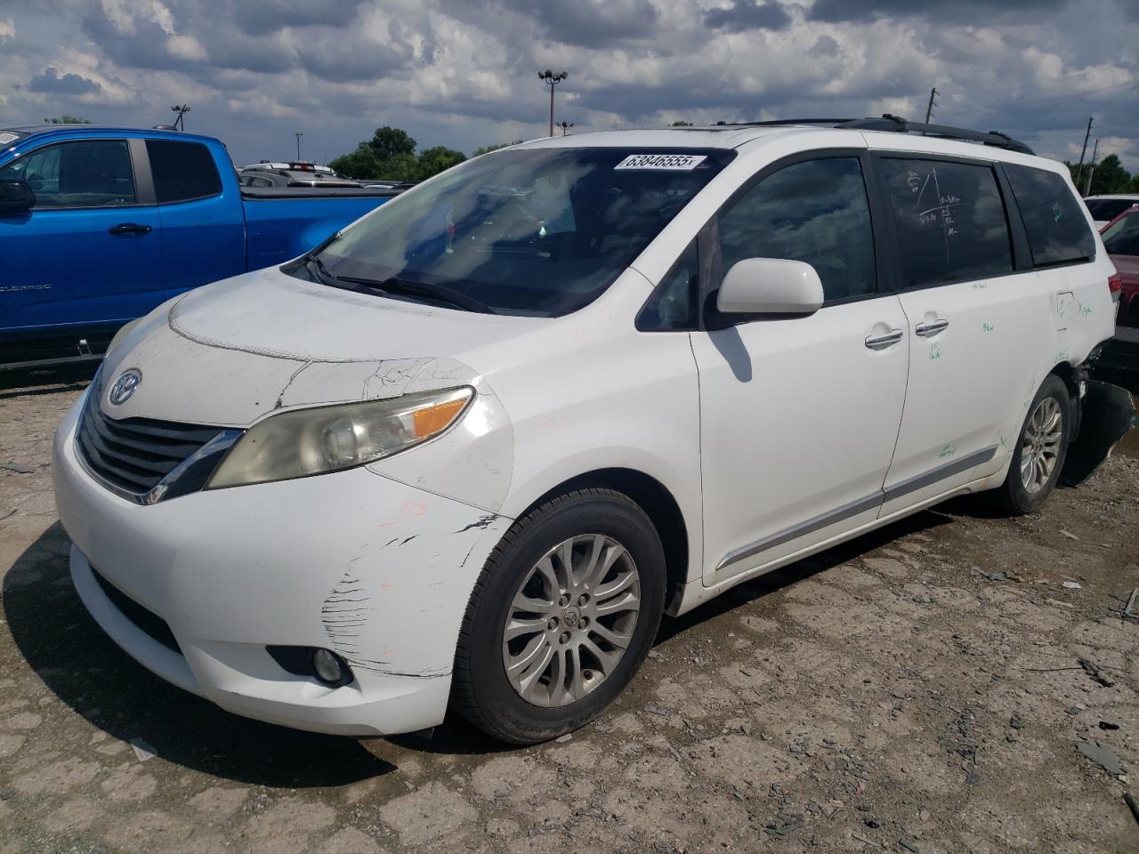 TOYOTA SIENNA XLE