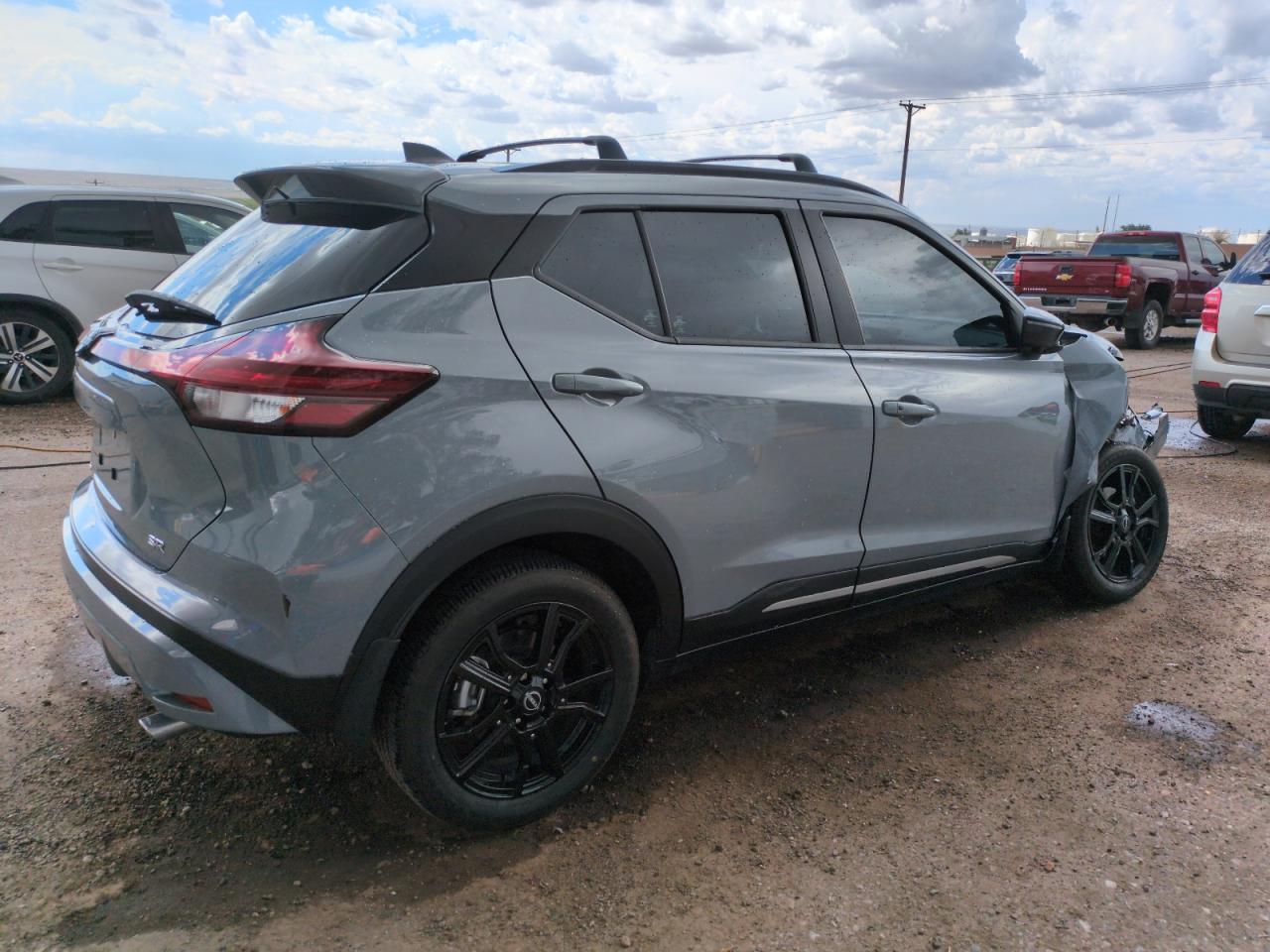 NISSAN KICKS SR