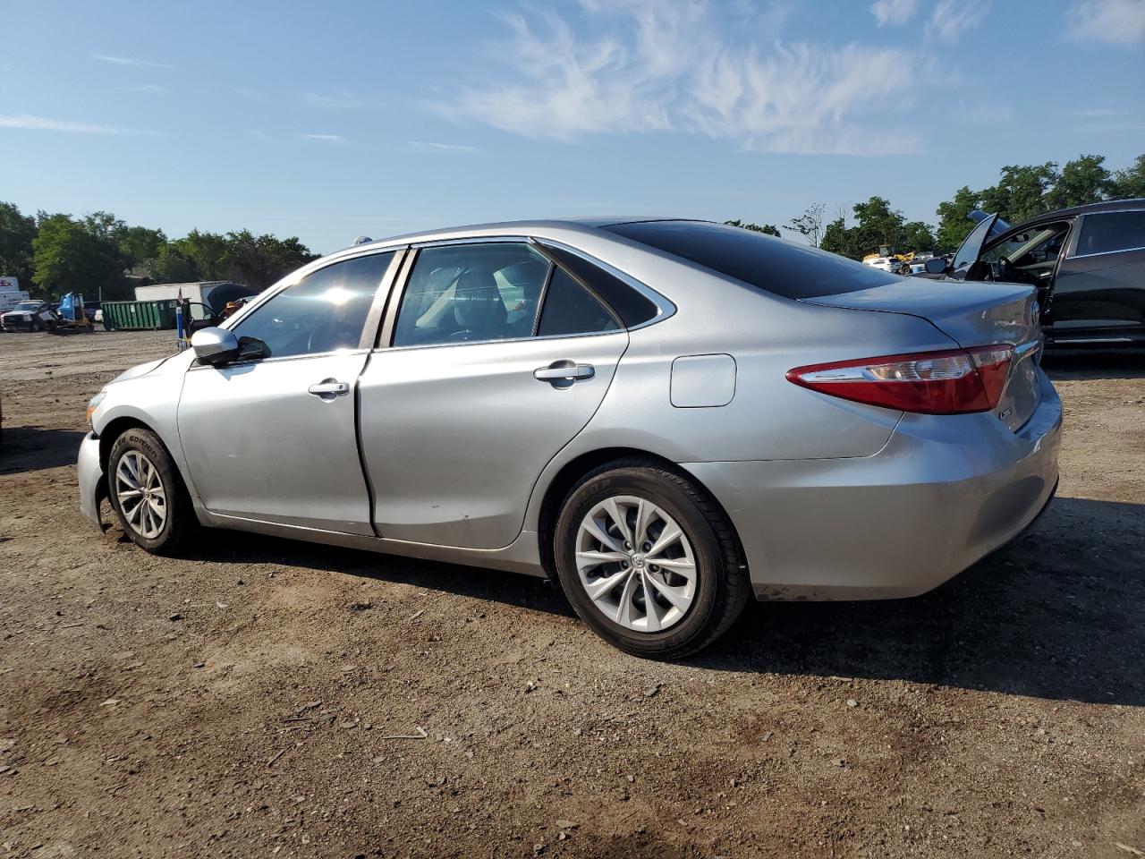 Toyota Camry le 2016