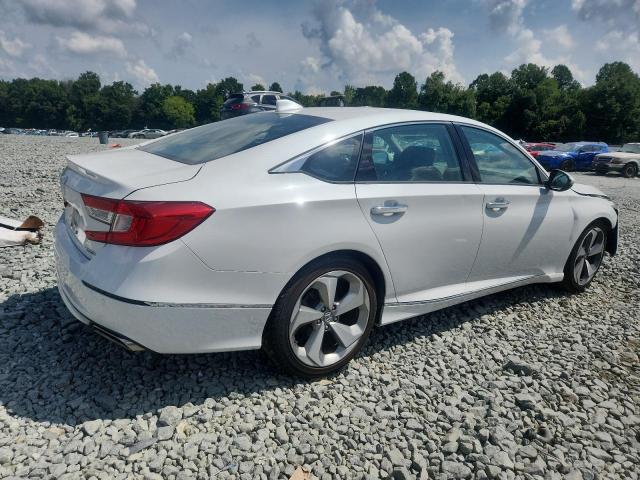 2018 HONDA ACCORD TOU 1HGCV1F94JA105938