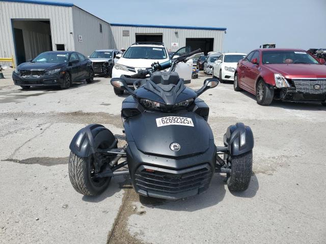 2018 CAN-AM SPYDER ROA 2BXRDCD2XJV000126