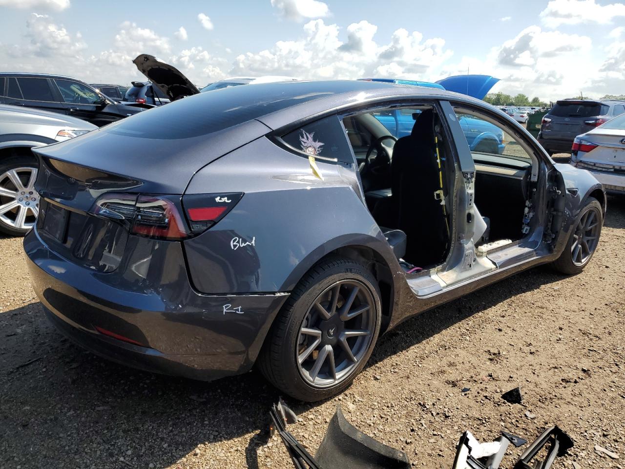 TESLA MODEL 3