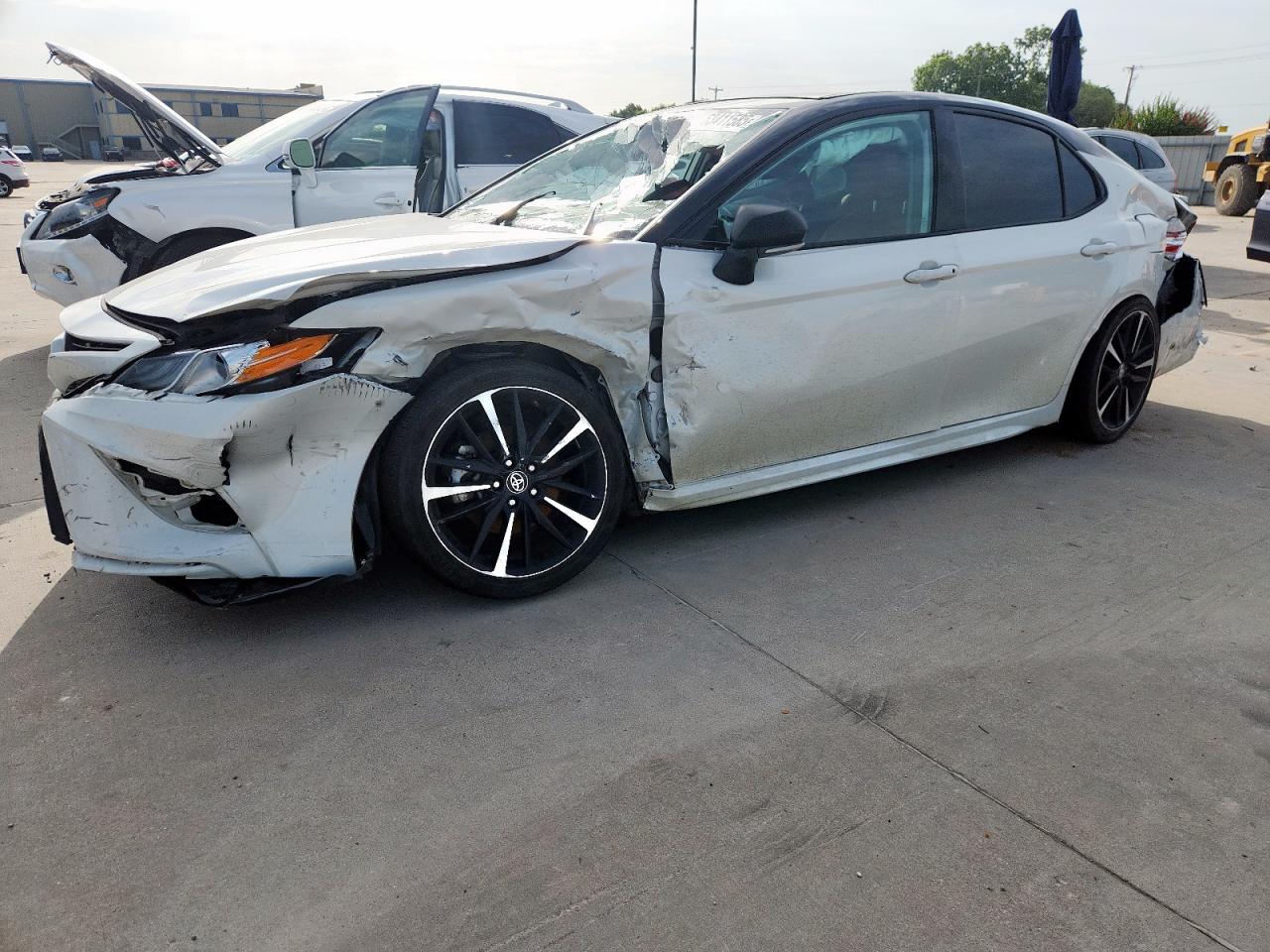 TOYOTA CAMRY XSE