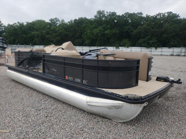 BENNINGTON MARINE PONTOON