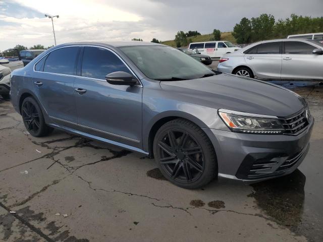 2017 VOLKSWAGEN PASSAT R-L 1VWDT7A3XHC066282