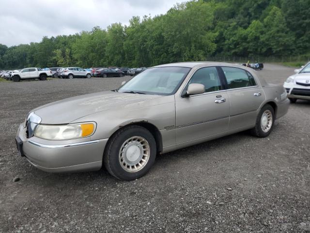 Global Auto Auctions: 2001 LINCOLN TOWN CAR