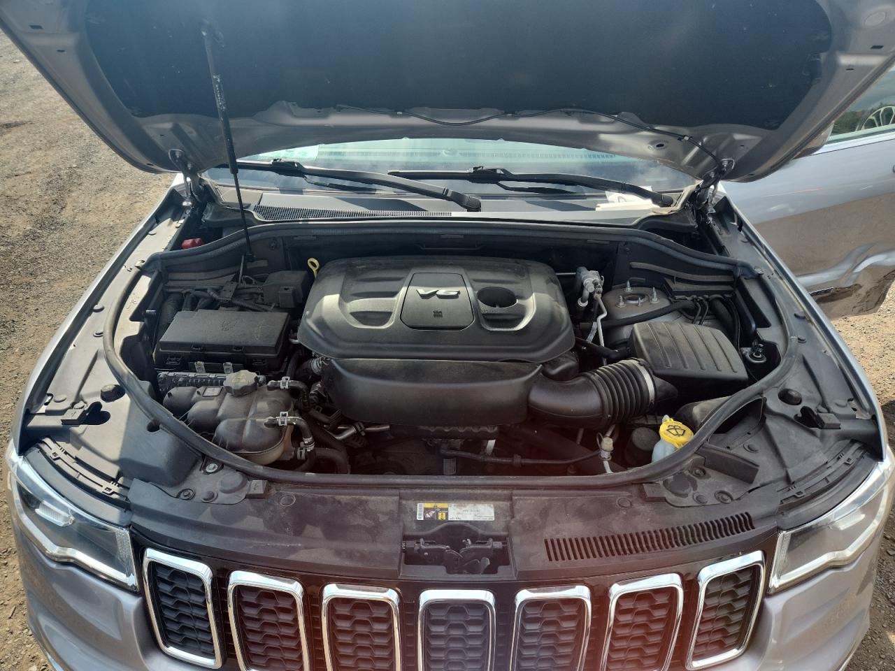 JEEP GRAND CHEROKEE LAREDO