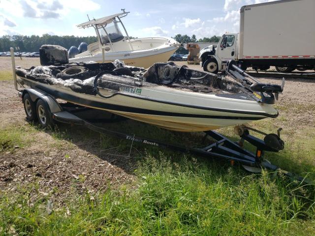 Global Auto Auctions: 2003 TRITON BOAT