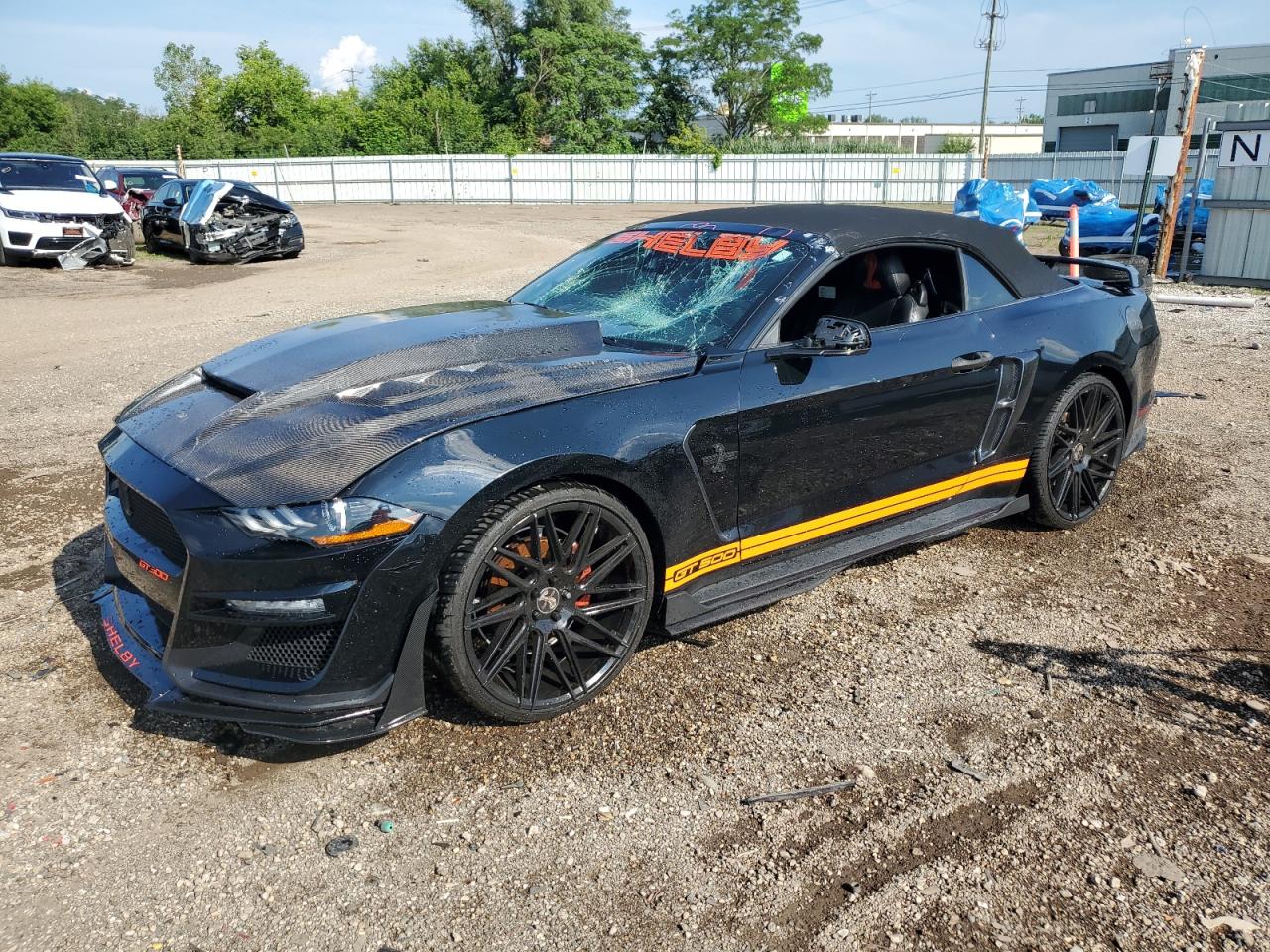 FORD MUSTANG