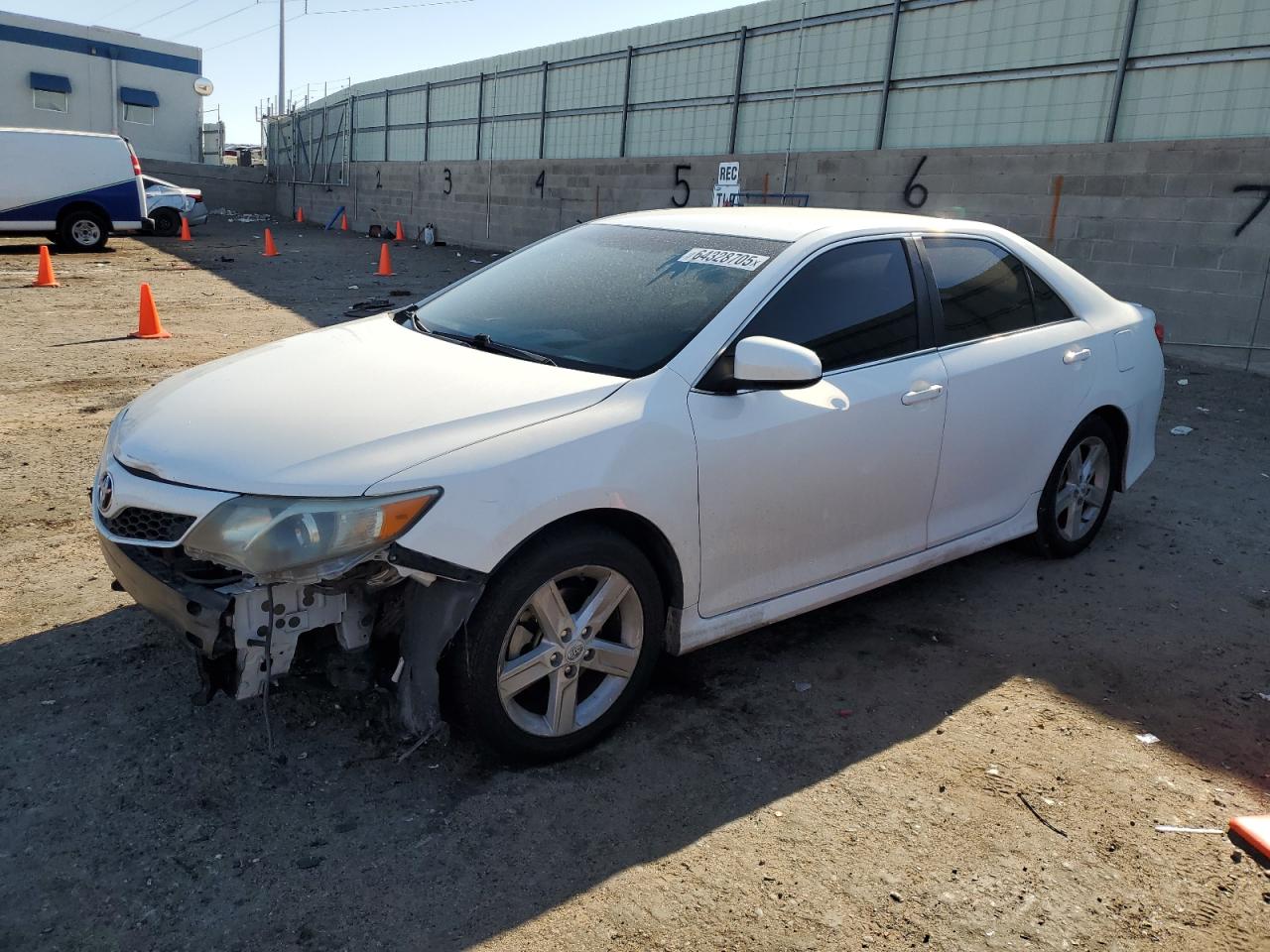 TOYOTA CAMRY BASE