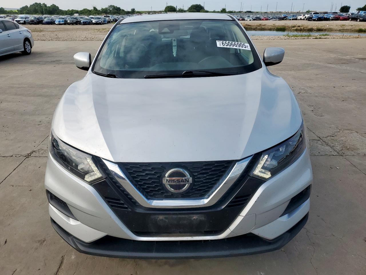 NISSAN ROGUE SPORT S