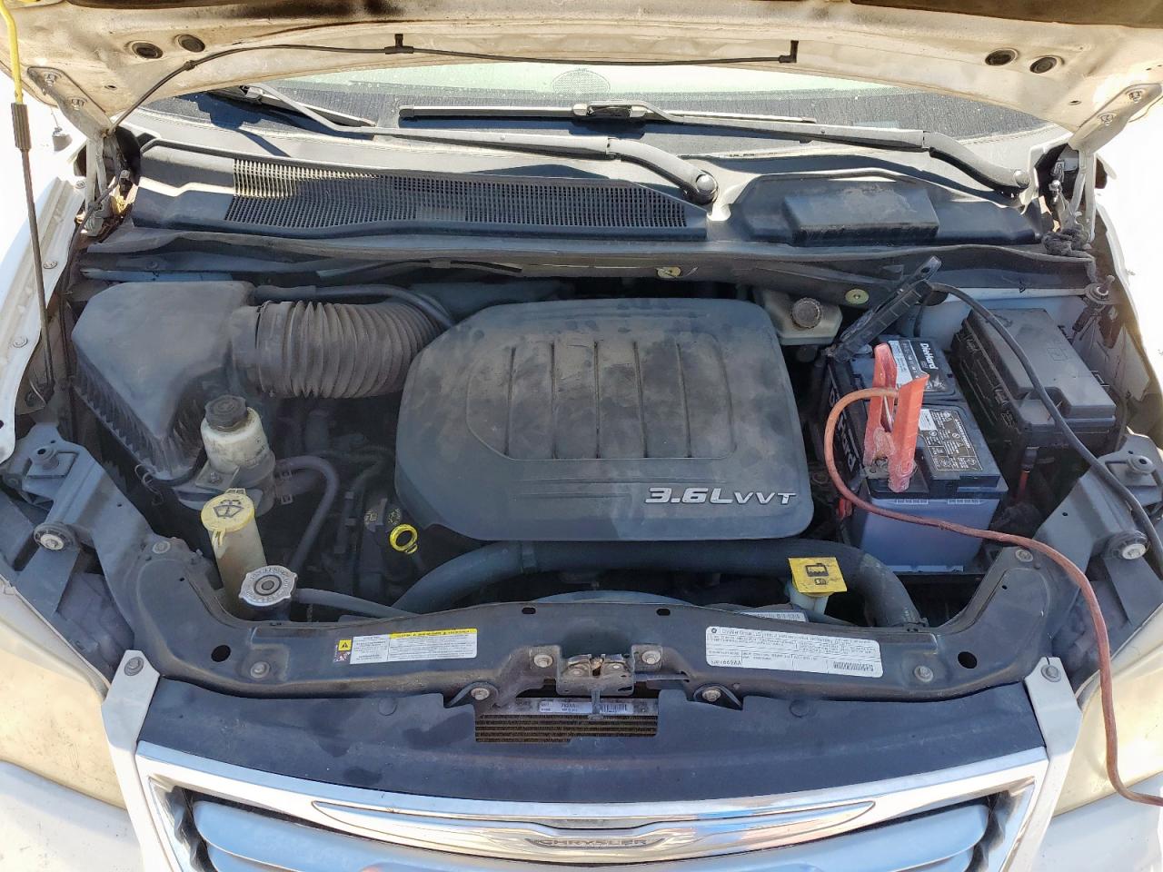 CHRYSLER TOWN & COUNTRY TOURING L