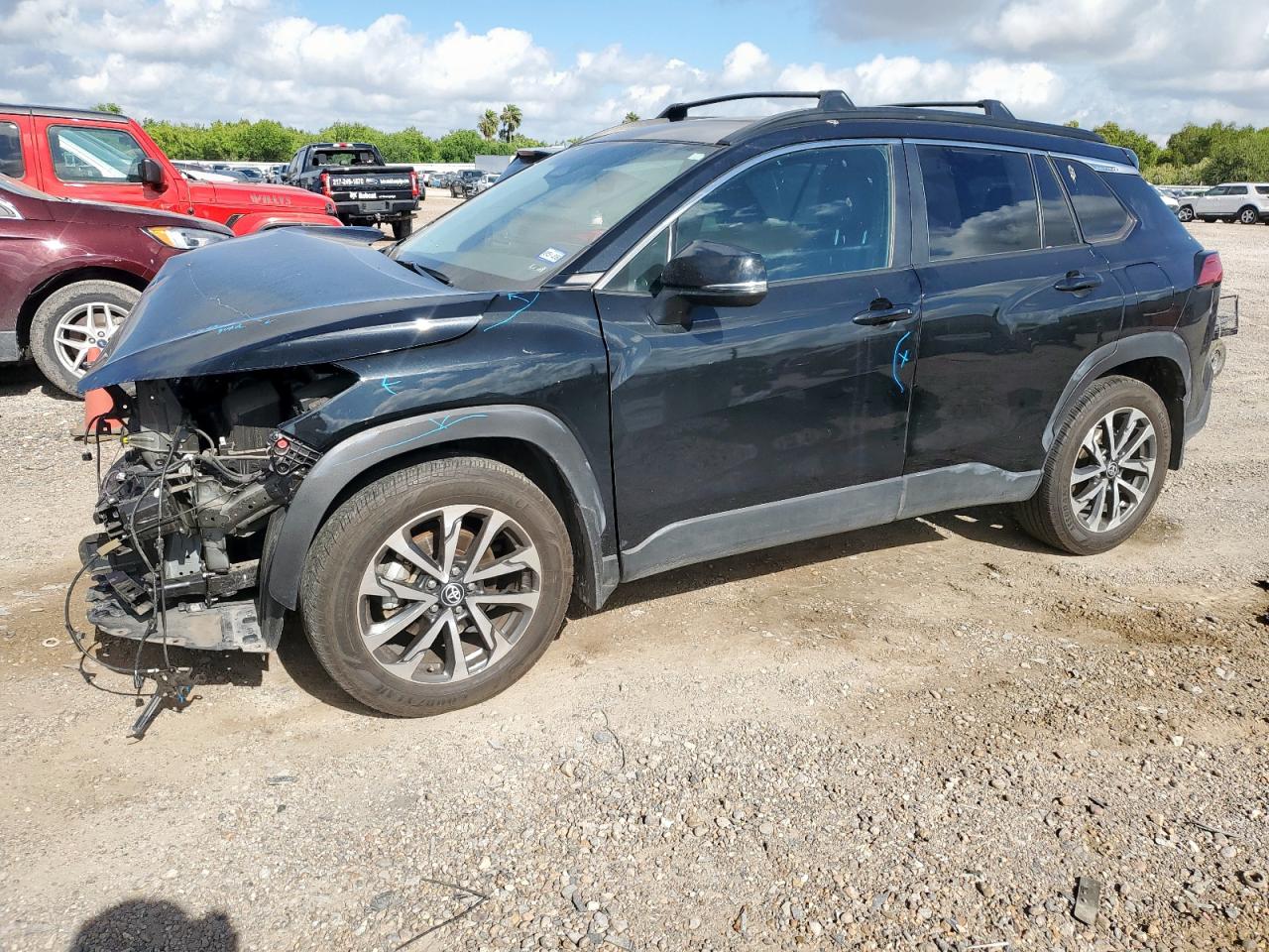 TOYOTA COROLLA CROSS XLE