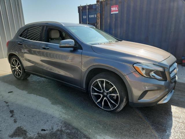 2016 MERCEDES-BENZ GLA 250 WDCTG4EB7GJ231471