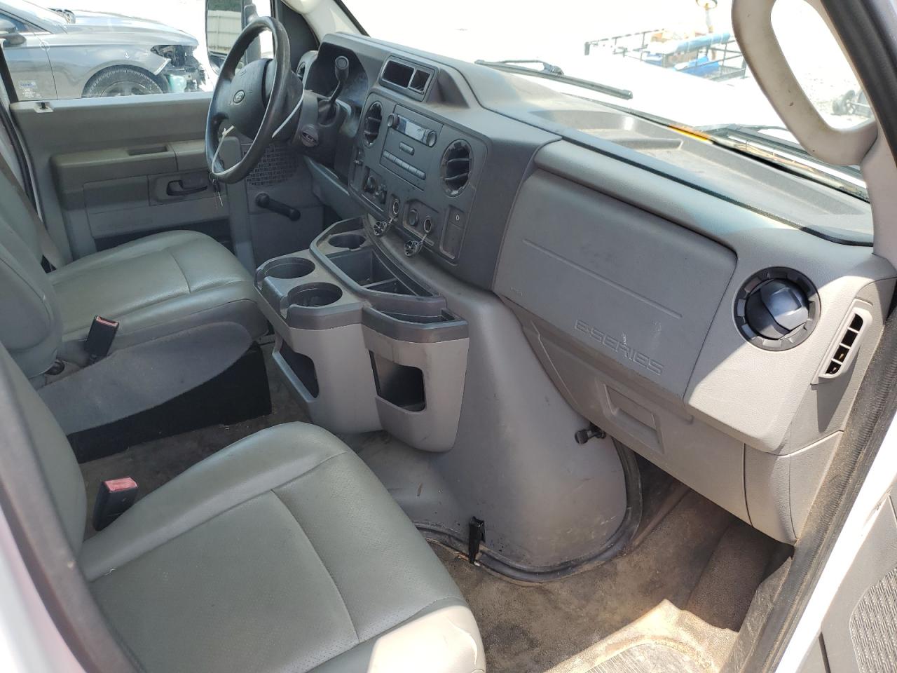 FORD ECONOLINE E350 SUPER DUTY CUTAWAY VAN