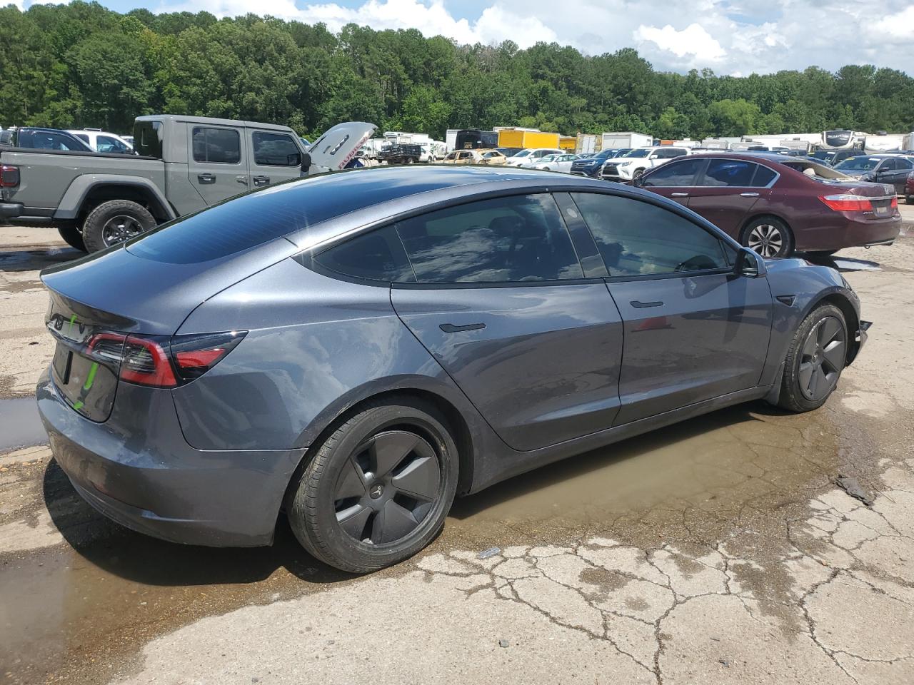 TESLA MODEL 3