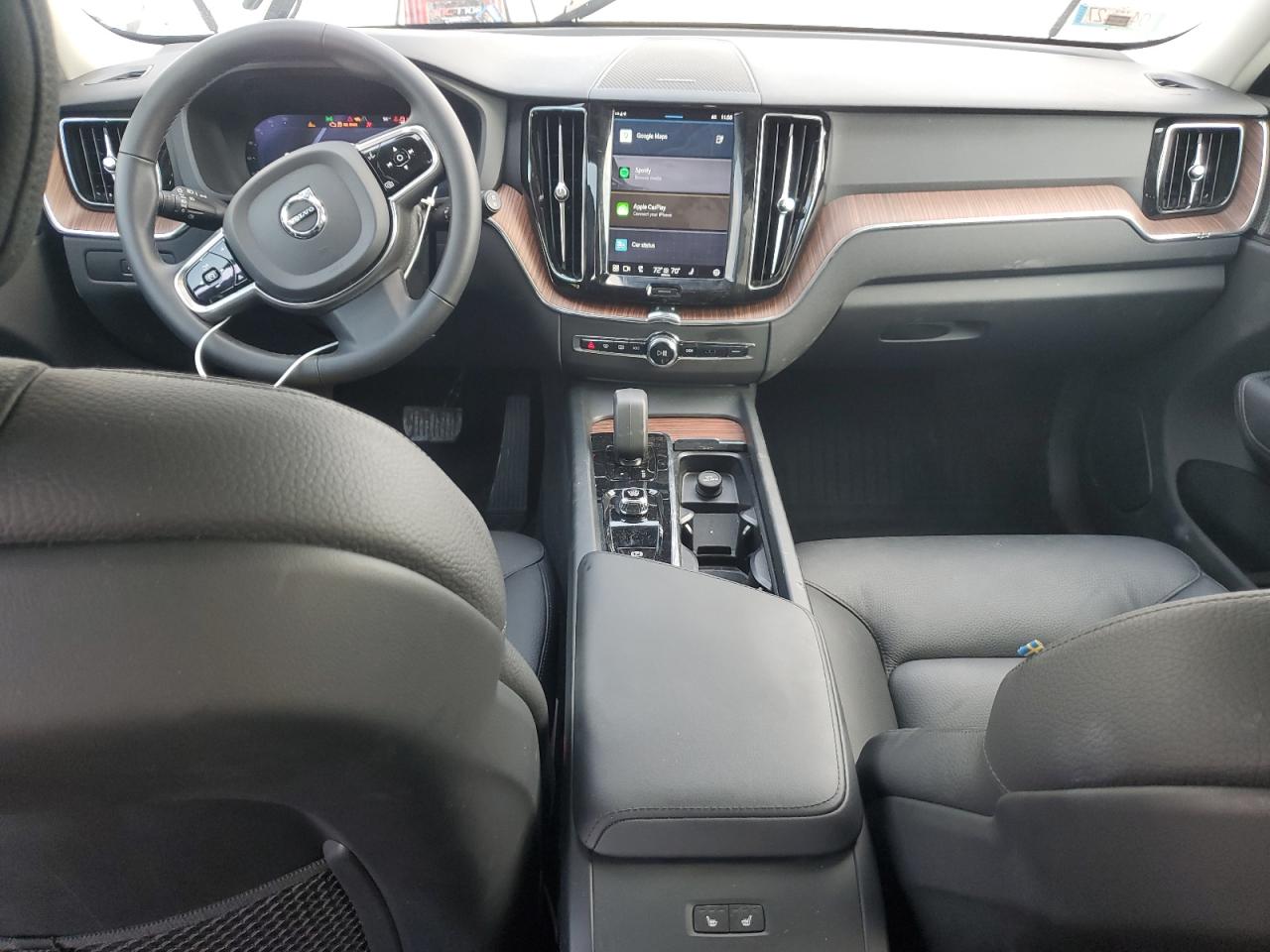 VOLVO XC60 PLUS