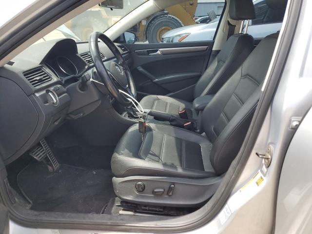 2017 VOLKSWAGEN PASSAT R-L 1VWDT7A32HC064509