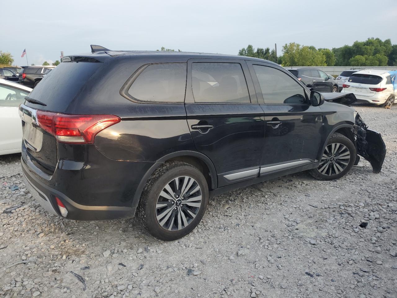 MITSUBISHI OUTLANDER ES