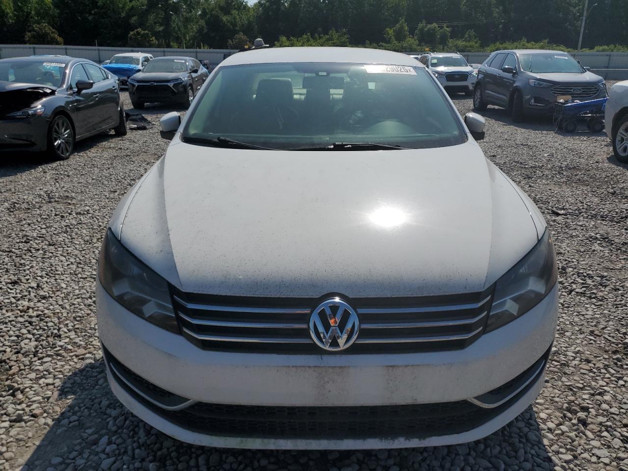 VOLKSWAGEN PASSAT SE